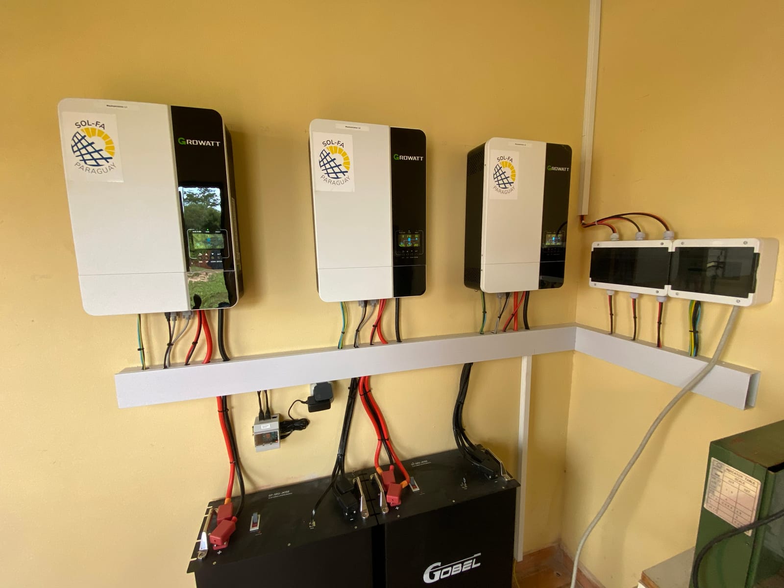 70 kWp ground-mount solar installation in Capiatá