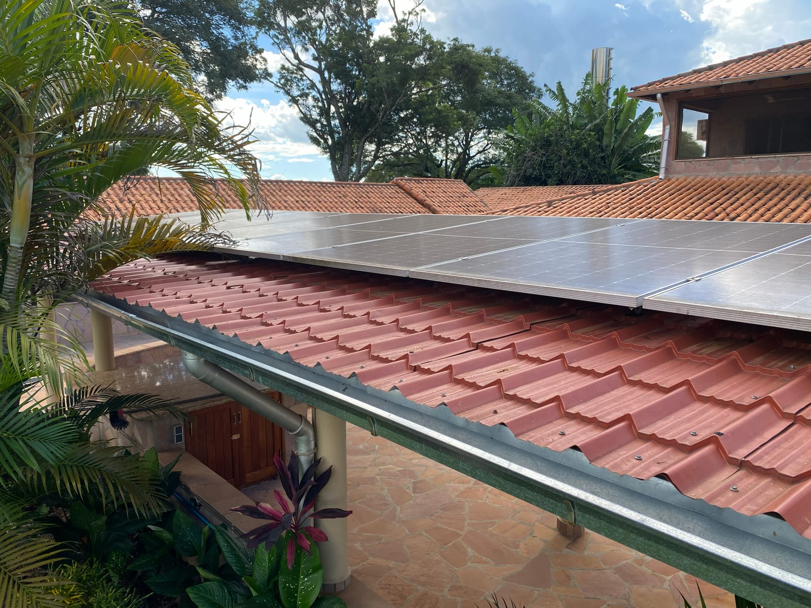 30 kWp commercial solar installation in Santa Rita